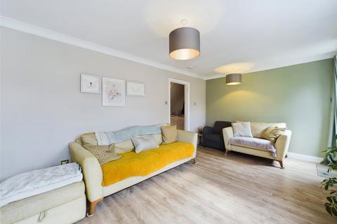 83 Unwin Road, Cheltenham, GL51 6TN