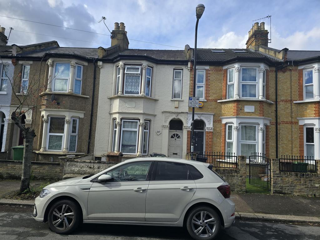 4 bedroom house to let on Belgrave Road E17.