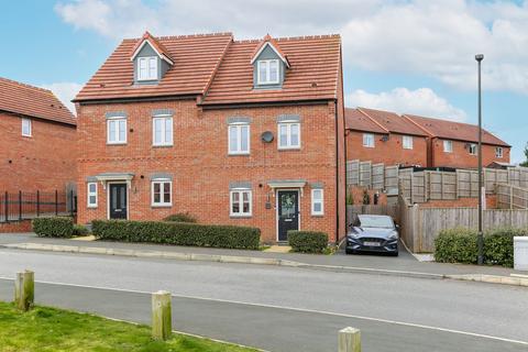 4 bedroom townhouse for sale, Wingerworth, Chesterfield S42