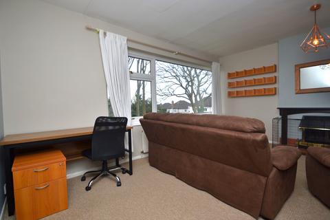 2 bedroom flat to rent, Moorland Close, Leeds LS17
