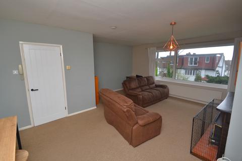 2 bedroom flat to rent, Moorland Close, Leeds LS17