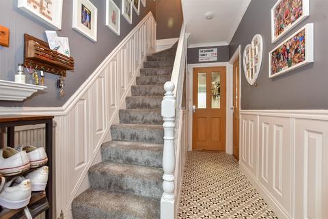 19 Brookfield Avenue, Dover, CT16 2AF
