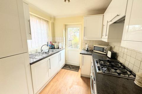 14 Rydes Avenue, Guildford, GU2 9SR