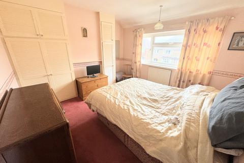 14 Rydes Avenue, Guildford, GU2 9SR