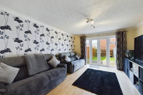 2 bedroom terraced house for sale, Lark Vale, Aylesbury HP19
