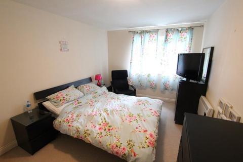 1 bedroom flat to rent, Abingdon Court, Woking GU22
