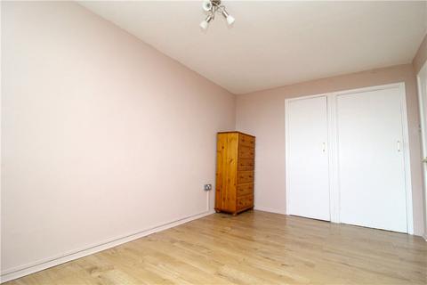 2 bedroom apartment to rent, Longheath Gardens, Croydon, CR0