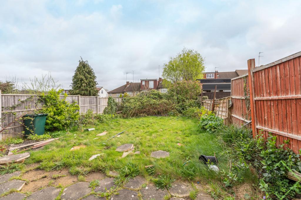 19 Chetwynd Avenue, East Barnet, Barnet, EN4 8 NG-4