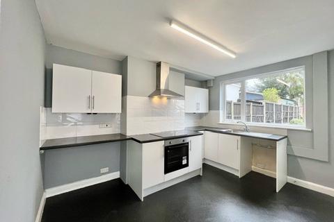 2 bedroom semi-detached house to rent, Park Avenue, Rowley Regis