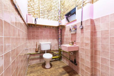 Property to rent, Hackney, London E8