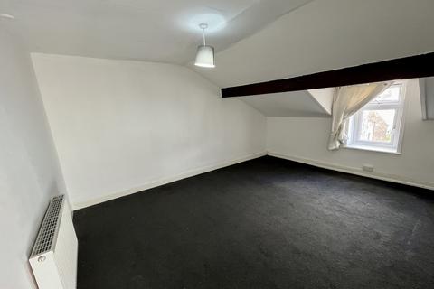2 bedroom apartment to rent, Water Street, Calderdale, OL14