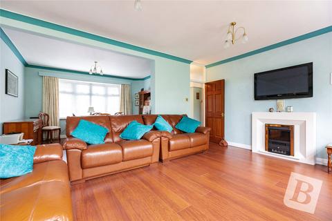 3 bedroom bungalow for sale, Woodhall Crescent, Hornchurch, RM11