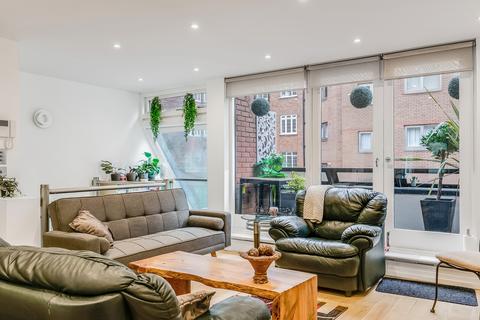 3 bedroom mews for sale, London NW8