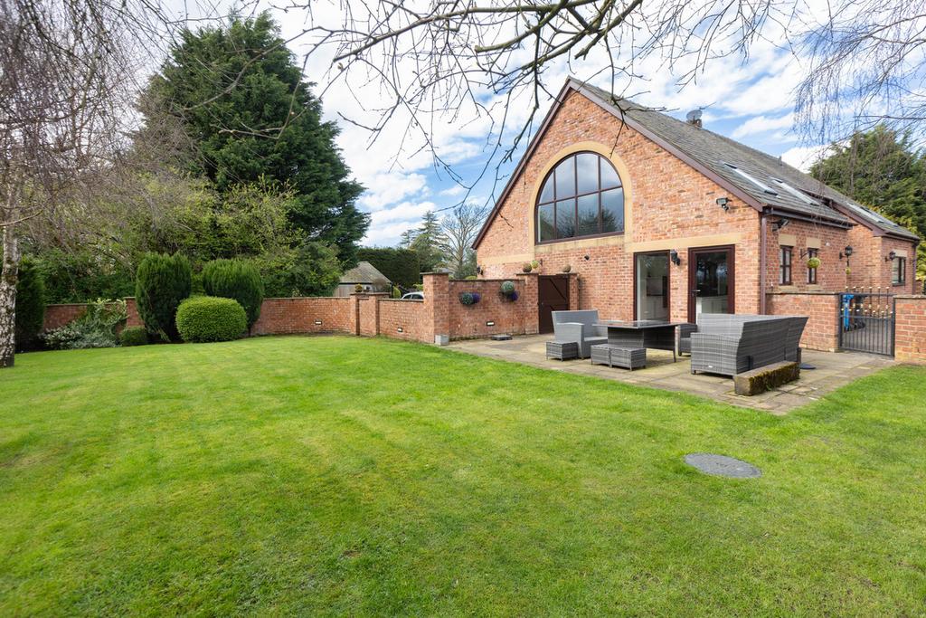 Warton Lodge Farm, Preston Road, Lytham St. Annes, FY8 4 bed detached