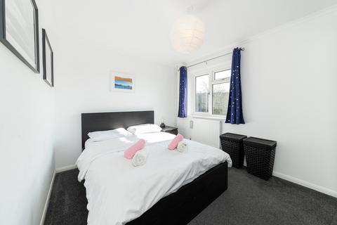 undefined, Emmer Green Court, Reading, RG4