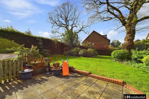 6 Graveley Avenue, Borehamwood, WD6 2NH
