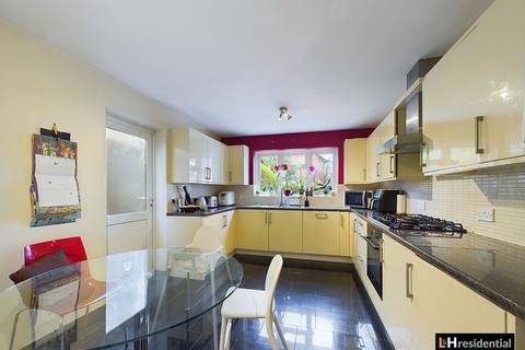 6 Graveley Avenue, Borehamwood, WD6 2NH