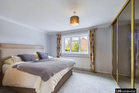 6 Graveley Avenue, Borehamwood, WD6 2NH