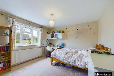 6 Graveley Avenue, Borehamwood, WD6 2NH