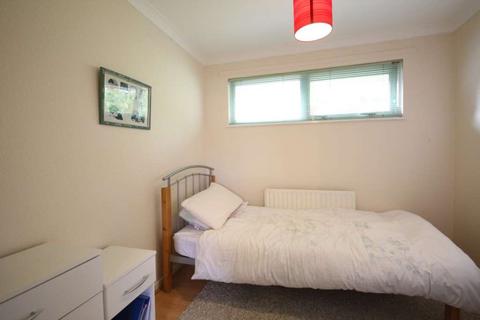 2 bedroom maisonette to rent, Viking, Bracknell RG12
