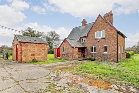 3 bedroom detached house for sale, Barnhouse Lane, Great Barrow, Chester, Cheshire