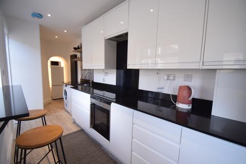 4 bedroom terraced house to rent, Cotesheath Street, Stoke-On-Trent ST1