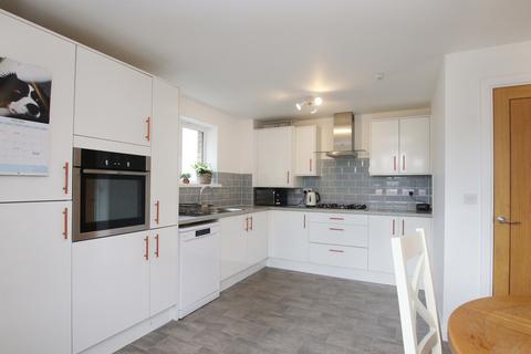 41 Highfields, Tonyrefail, Porth, CF39 8GB