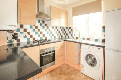 2 bedroom flat to rent, Kings Avenue, Greenford, Middlesex