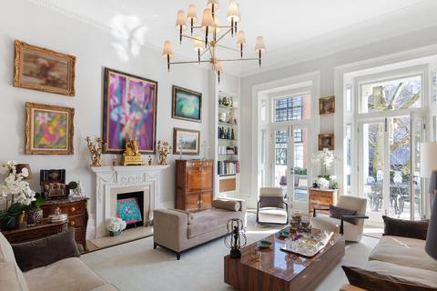 3 bedroom flat for sale, Queen's Gate, South Kensington SW7