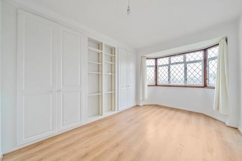 2 Alnwick Road, London, SE12 9BD