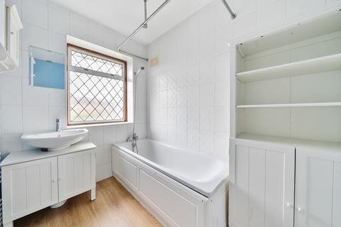 2 Alnwick Road, London, SE12 9BD