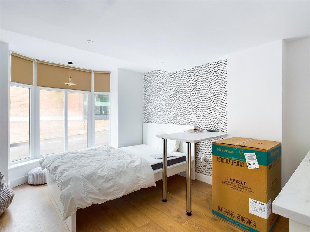 Bedroom-To rent