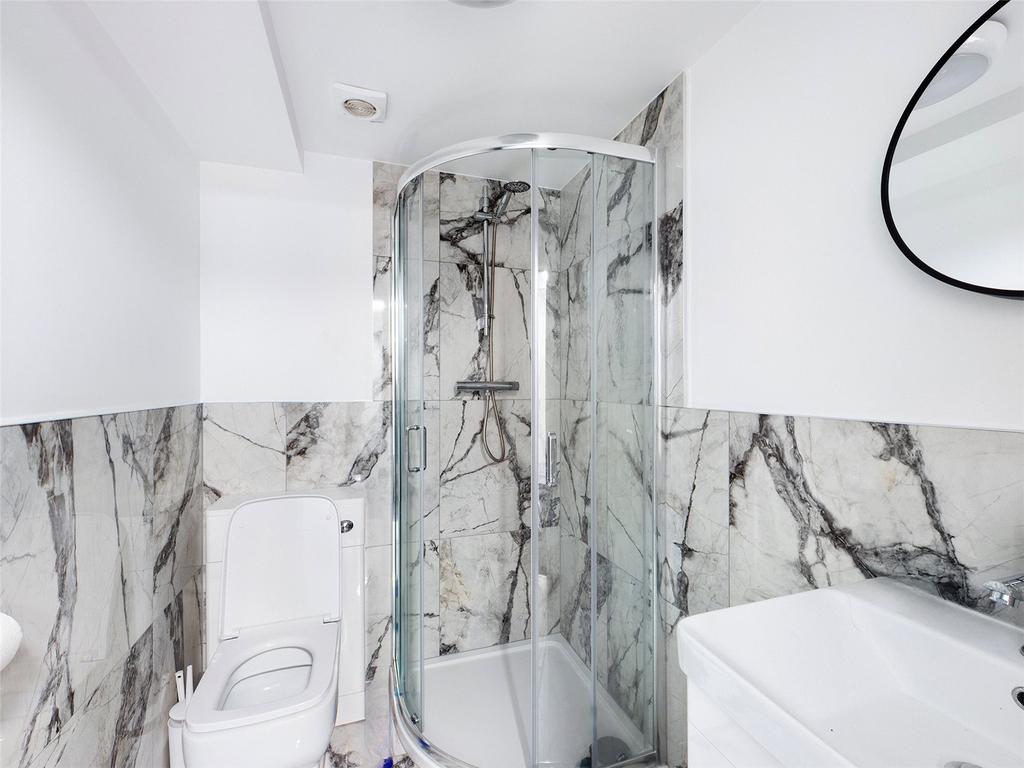 Bathroom-To-Rent