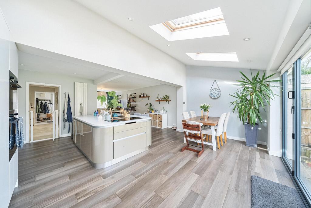 Kitchen/Dining Area