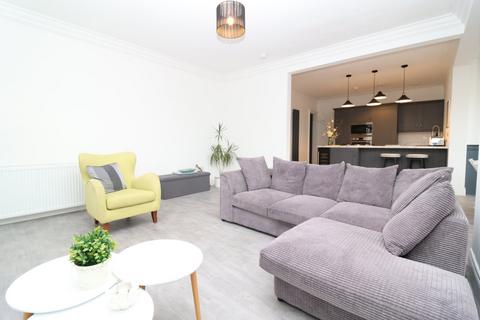 3 bedroom flat to rent, Ledcameroch Road, Bearsden, Glasgow, East Dunbartonshire, G61