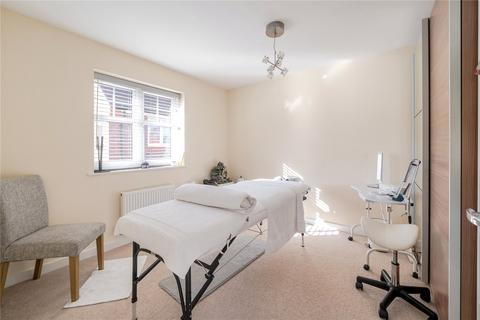 4 bedroom link detached house for sale, Walnut Tree Close, Buckingham MK18