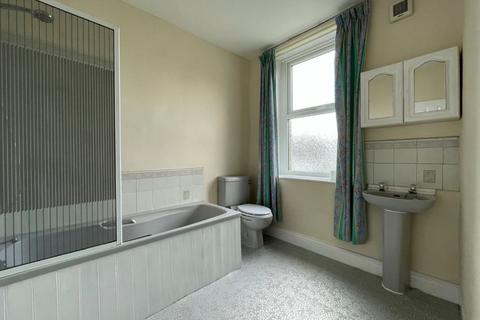 2 bedroom house to rent, Waites Terrace, Otley, West Yorkshire, LS21