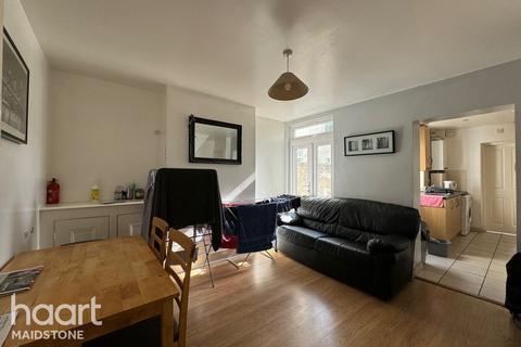 4 bedroom terraced house for sale, Sheals Crescent, Maidstone