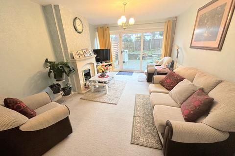 59 Roils Head Road, Halifax, HX2 0NJ