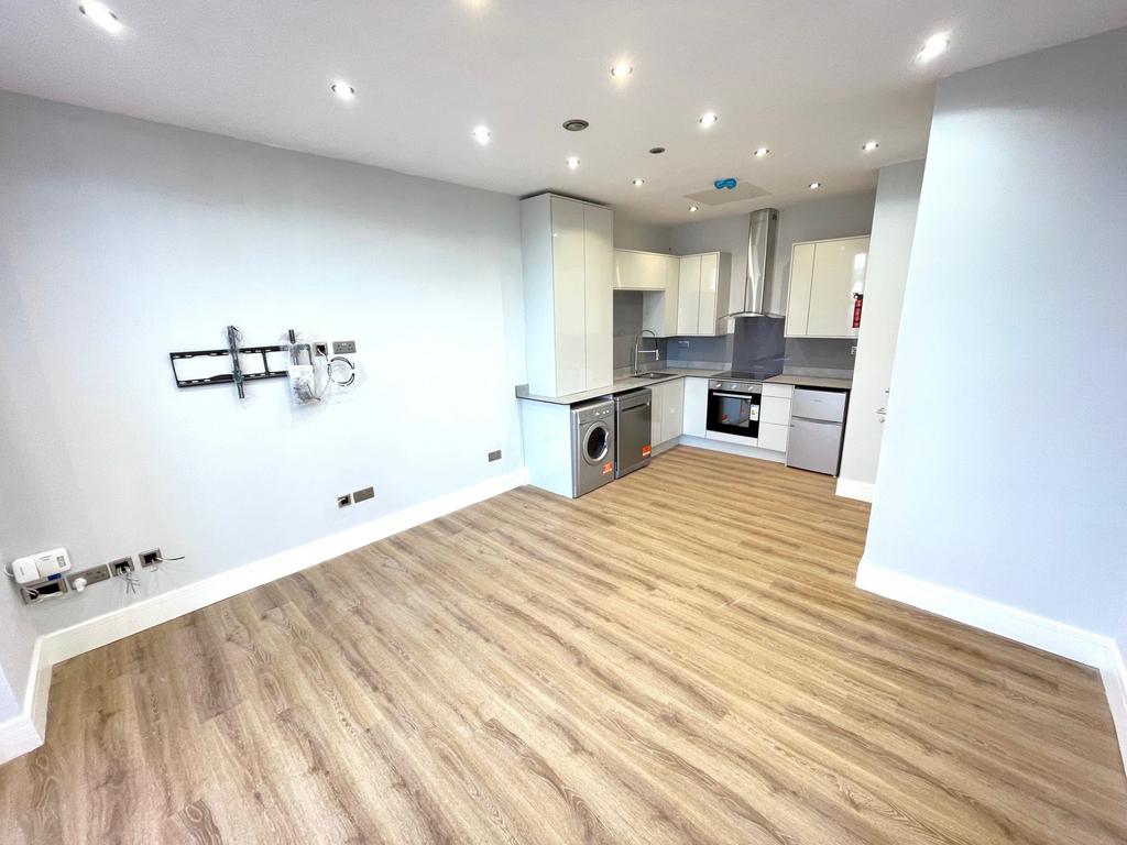 Stanmore Road, Birmingham B16 1 bed apartment £1,050 pcm (£242 pw)