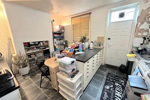 3 bedroom end of terrace house for sale, Halifax HX3