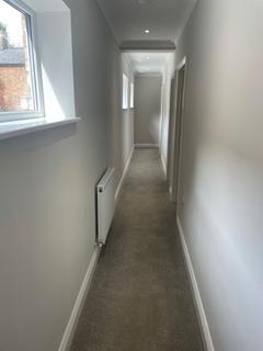 3 bedroom flat to rent, Kimbolton Road, Bedford MK40