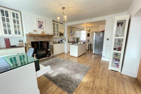 22 Abbey Lane, Barnsley, S71 5QD