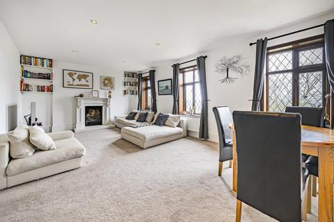 Flat 1, 10a Grange Hill, London, SE25 6SX