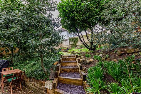 Flat 1, 10a Grange Hill, London, SE25 6SX