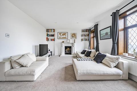 Flat 1, 10a Grange Hill, London, SE25 6SX