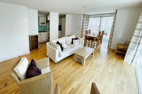 2 bedroom flat for sale, Deeside Court, Dee Hills Park, Chester, CH3