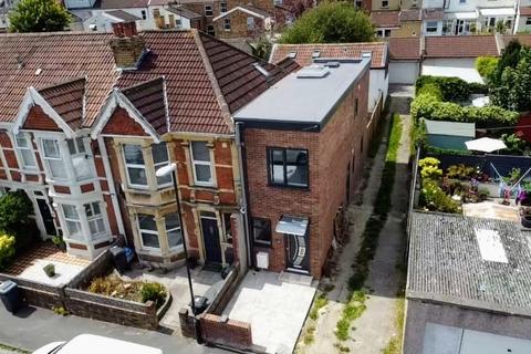 2 bedroom end of terrace house for sale, Grove Park Road, Bristol BS4