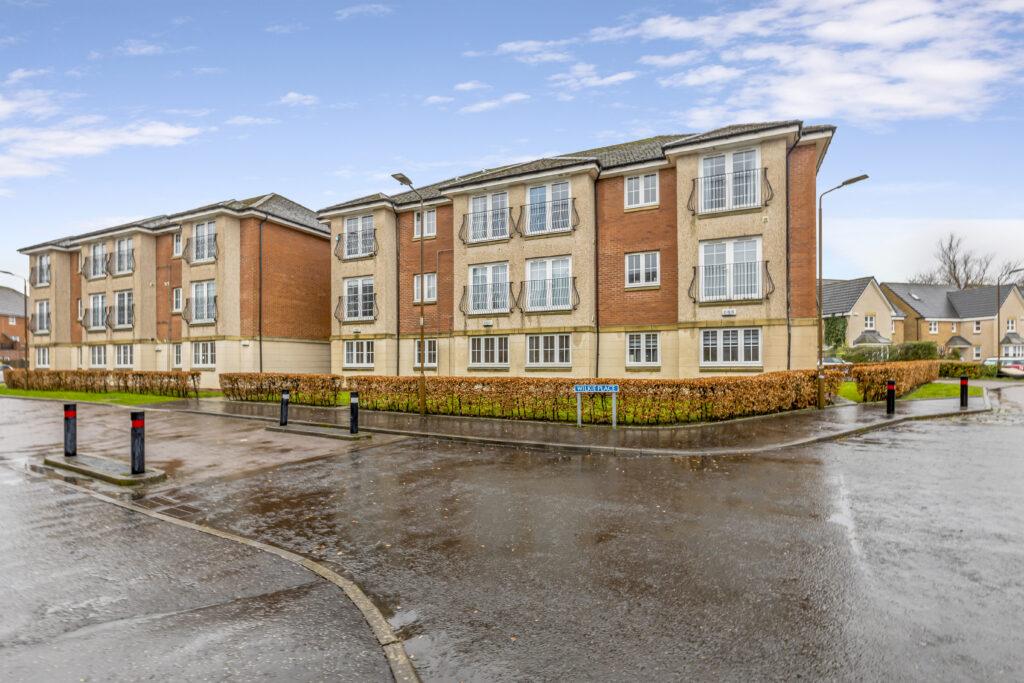 Wilkie Place, Larbert, FK5 2 bed apartment for sale £150,000