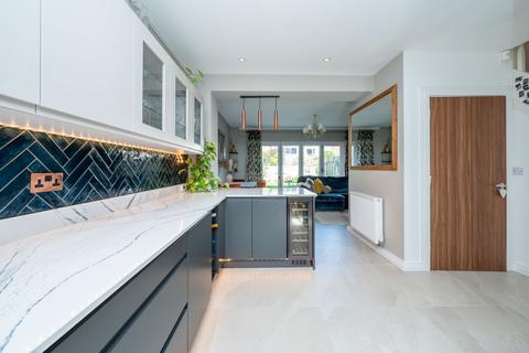 38 Timms Close, Horsham, RH12 4TN